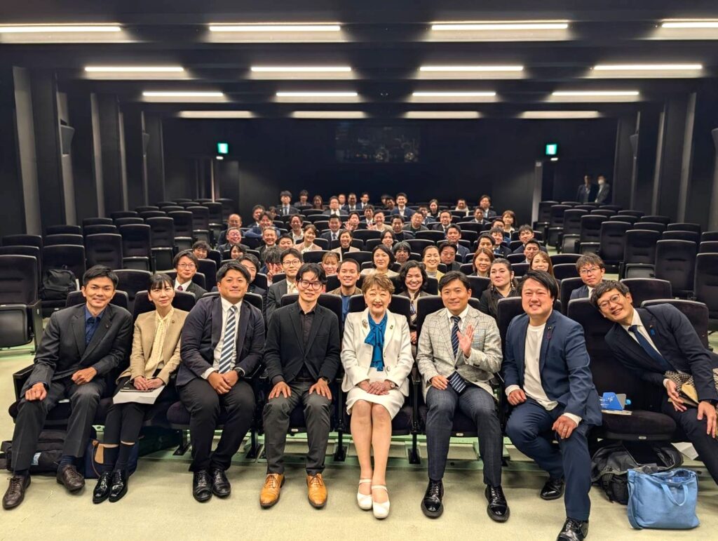 若手議員の会4月⑥集合写真